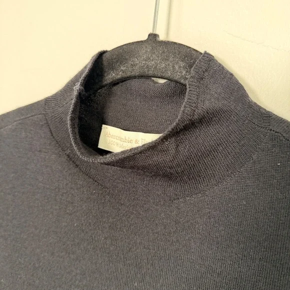 Abercrombie & Fitch 100% Merino Wool Fine Knit Mock Neck Sweater Small Capsule - Picture 5 of 12